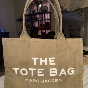 Marc Jacobs Beige Tote Bag Authentic